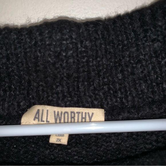 EUC All Worthy Sweater - Picture 3 of 3